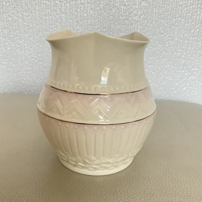 £5 • Buy Belleek ~ Porcelain Trefoil Vase ~ Pink & Gilt Highlights ~ Approx 5” ~ 7th Mark