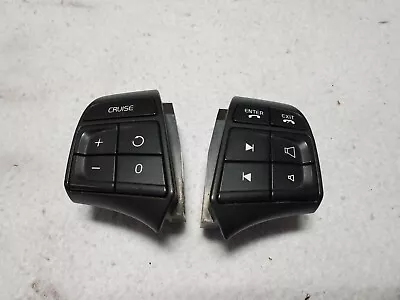 2007 - 2009 Volvo S80 Steering Wheel Audio & Cruise Controls 30739640 - 30739638 • $29.99