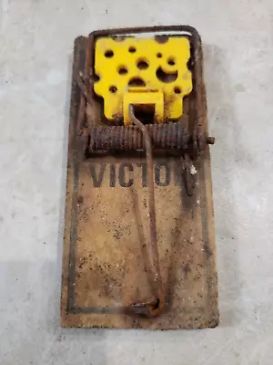 Vintage Victor Wooden Mouse Trap W/ Plastic Cheese Bait - Works! • $6