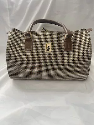 London Fog Cambridge 360UL Collection Houndstooth 17” Carry Bag • $38.99