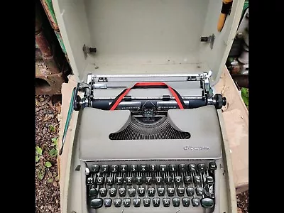 Vintage 1960s Olympia West Germany Deluxe  Manual Typewriter Olive • £50