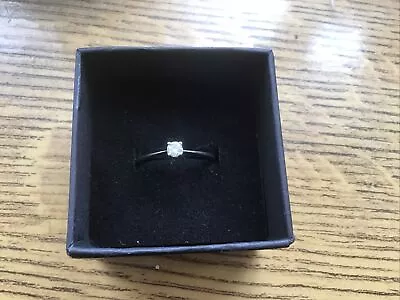 9 Ct White Gold Solitaire Diamond Ring Used • £100