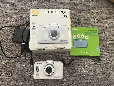 WHITE Nikon COOLPIX S32 13.2MP Waterproof Digital Camera & USB Charger. Works! • $24.50