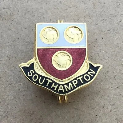 Rare Old SOUTHAMPTON F.C. Badge (Coffer) • £7.99