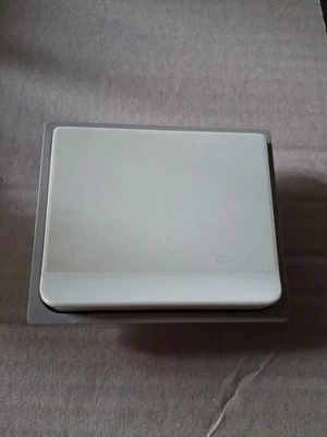 Art d'Arnould univers Epure poussoir 6A - blanc satin de planet wattohm