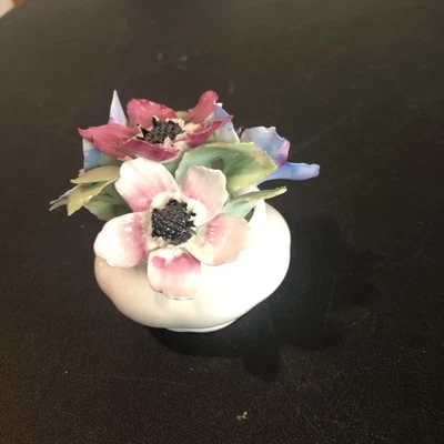 $21 • Buy Royal Albert Flower Of The Month Bone China Bouquet Anemones  EASTER GIFT