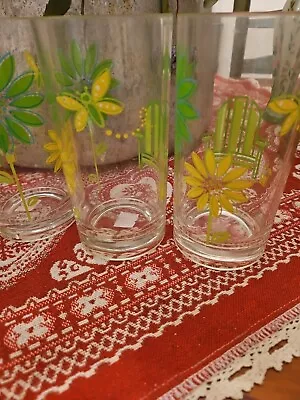 VINTAGE ACRYLIC DRINKING GLASSES Set Of 4.  Summer Flower Butterfly • $17