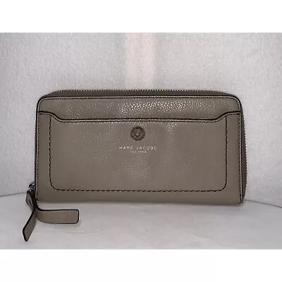 Marc Jacobs Pebbled Leather Zip Around Wallet With Front Snap Pocket Gray Black • $17.99