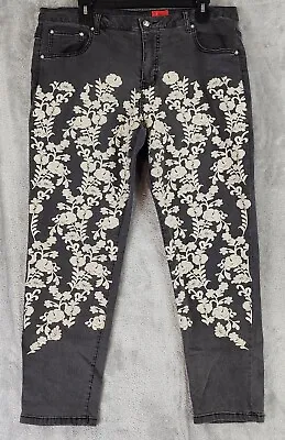 V Cristina Jeans Womens 16 Black Faded Denim Floral Embroidered Studded Pants • $53.99