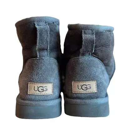 Women’s Size 10 Chocolate Brown Short Uggs • $30