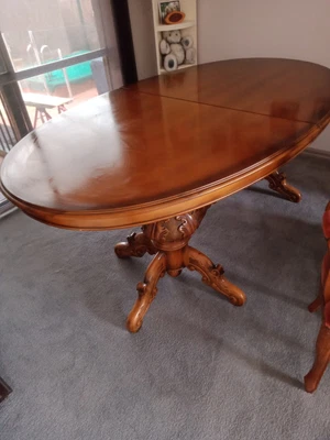 $200 • Buy Dining Table Extendable And 8 Chairs