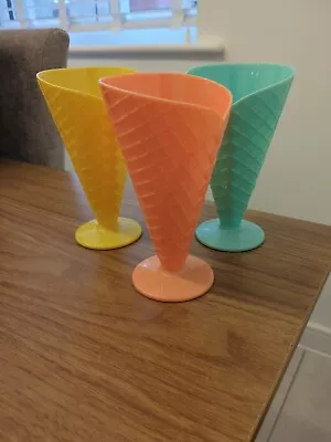 Set Of 4 Ice Cream Cup Waffle Cone-shape Sundae Dessert Dish Plastic • £5