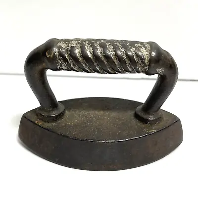 Miniature Salesman Sample Sad Iron Antique 3.5 Inches 15 Ounces • $11.95