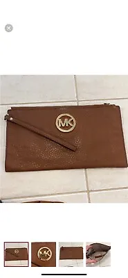 Michael Kors Fulton Large Zip Clutch Wristlet Brown • $27