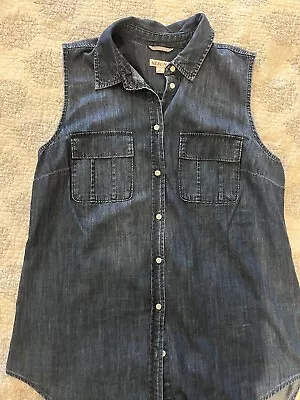 Merona Sleeveless Top Blouse  Women’s Size L Blue Denim  Button Up • $5.99