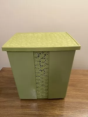 VTG Avocado Green Clothes Hamper Laundry Fesco Daisies Mid Century Hard Plastic • $49