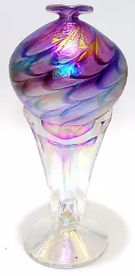 AMAZING ARTIST SIGNED R Mynatt  2007 IRIDESCENT Purples ART GLASS VASE 8.5  T • $99.99