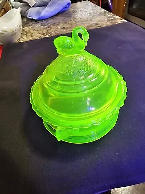 Westmoreland 5  Round Covered Dish Uranium/Vaseline Glass With Swans • $69