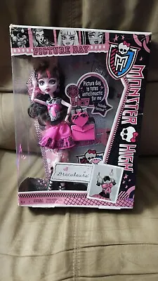 Monster High Draculaura Picture Day • $160