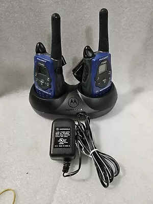 Motorola TalkAbout T5410 Rechargeable 2 Walkie Talkie Radios With Charging Stand • $19.99