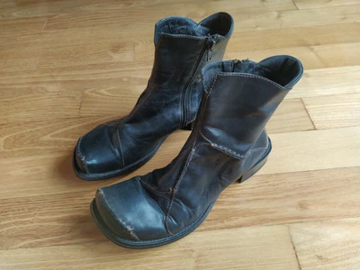 $29.99 • Buy EVERYBODY By EZ Moda Womens 37 Black Leather Booties Heels Ankle Boots