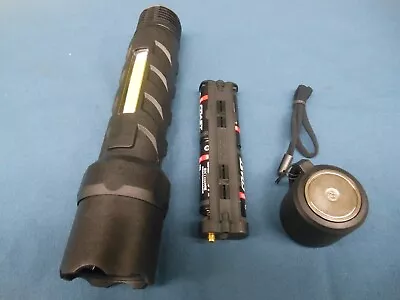 Coast Polysteel 700 Stormproof 800 Lumen Dual Power LED Flashlight • $25