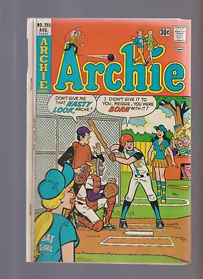 Archie #255 (1976) CLASSIC BETTY AND VERONICA BAT GIRL OUTFIT'S  COVER • $7.50