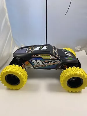 Maisto R/C Rock Crawler Extreme Radio Control Vehicle Black W/ Yellow Tires • $15