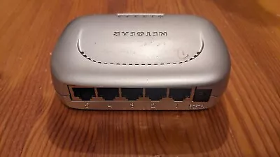 Netgear FS605 V2 5 Port Fast Ethernet Switch • £0.99