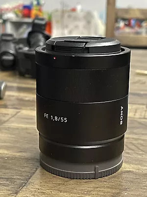 $750 • Buy Sony Zeiss Sonar T* 55mm F/1.8 FE ZA Lens Sony FE Mount A7 A9