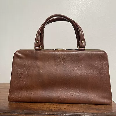 Vintage Handbag—  Brown With Clasp  Zipper Pocket • $14.99