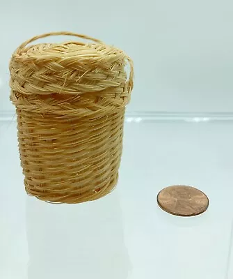 Vtg Woven Laundry Basket With Lid And Handle 1:12 Dollhouse • $5