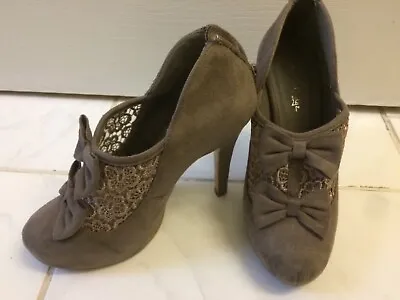 Miss Selfridge Beige Bootie. Beige Shoes With Lace And Bow. Size 3 / Size 36 • £7