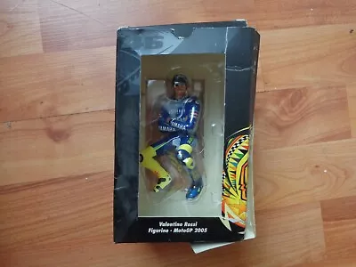 Minichamps 1/12 Valentino Rossi 2005 Sitting Yamaha Moto Gp Figurine 050046 • $74.50