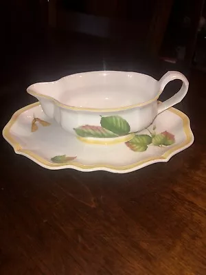 Villeroy & Boch Parkland Pattern Gravy Boat And Underplate EUC • $49.95