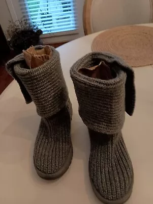 UGG Australia Classic Cardy Carey Boots Womens 7 Grey Knitted Mid Calf Pull On • $28