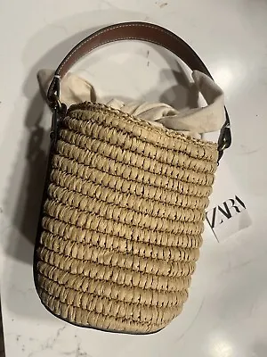 ZARA Cotton Lined RAFFIA BUCKET BAG NWT • $49