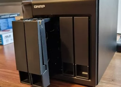 £320 • Buy QNAP TS-431X 1.7GHz Dual Core 2 GB Sodimm DDR3 4x Bay Nas Server