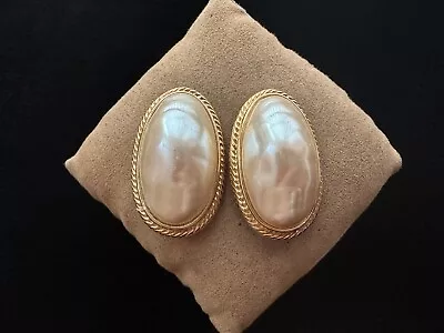 Vintage Givenchy Oblong Faux Baroque Pearl Ribbed Gold Tone Clip Earrings • $95