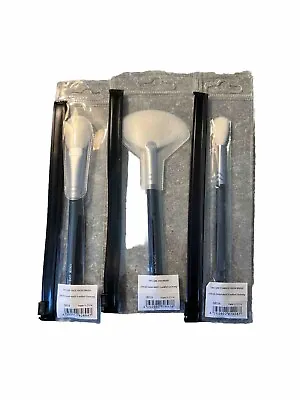 Set ZOEVA NEW NIP  Luxe Fan Brush Face Focus & Powder Professional Makeup Brush • $17.99