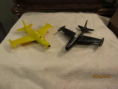 Vintage Argo 5.5  Plastic Military Fighter Jets Airplanes Set 2 Different 1950s • $9.99