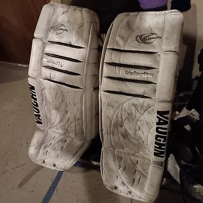 Vaughn Velocity 2 7000 Goalie Pads 35 • $130