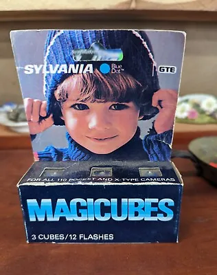 One Pack Of Sylvania Magic Cubes Blue Dot MAGICUBES Pack Of 3 VINTAGE 12 Flashes • $13