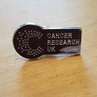 Cancer Research UK Pin Badge.  A009 • £1.49