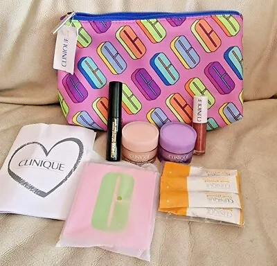 £20 • Buy Clinique Travel Gift Set - Eyes, Skin, Make Up. Inc Full Size Lipstick And Bag