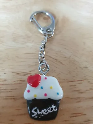 £1.79 • Buy Cupcake With Heart On Top Keyring - Birthday, Anniversary, Thank You Gift 