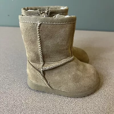UGG-Like Boots Baby Infant Toddler Kids Size 3 USA Faux Fur Lining Target • $8
