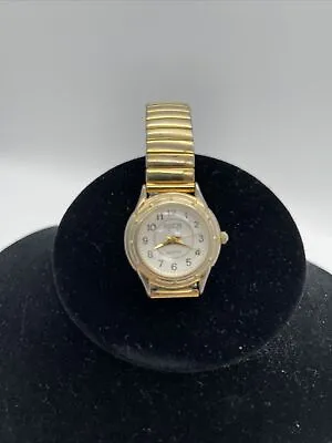 Vintage Hilton Quartz Raised Glass V-180 Japan Wristwatch Watch • $16.99