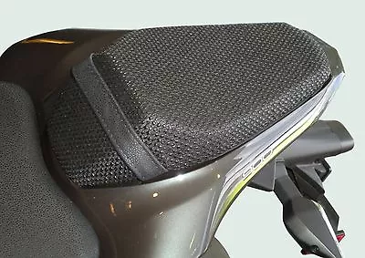 Kawasaki Z900 2017-2019 Triboseat Motorcycle Anti Slip Passenger Seat Cover • £17.49