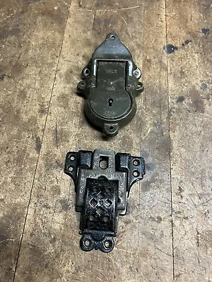 Antique Old Eastlake Ornate Cast Iron Trunk Lid Latch Lock Hardware Yale 20T USA • $59.99